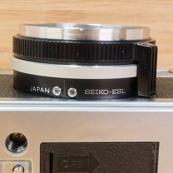 Vintage Minolta Hi-Matic F 35mm Rangefinder Film Camera, Rokkor 38mm f2.7 Lens - Picture 8 of 11